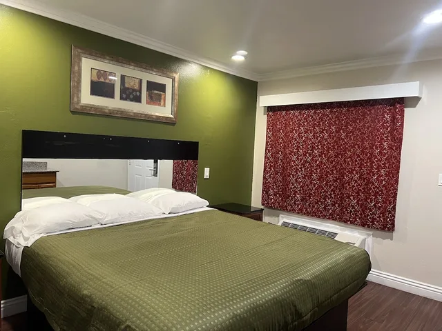 غرفة ديلوكس بسرير كينج، Harris Motel 5/10