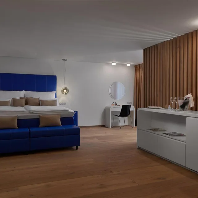 جناح رئاسي، Hotel Passage 3/10