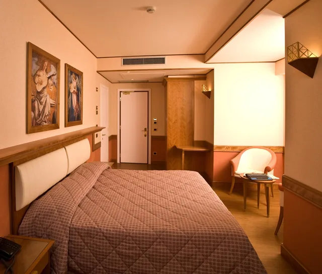 غرفة قياسية بسريرين منفصلين، Sangallo Palace 5/9