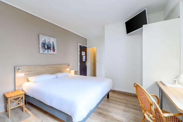 Room, Double Bed, Comfort Hotel Alba Rouen 2/4