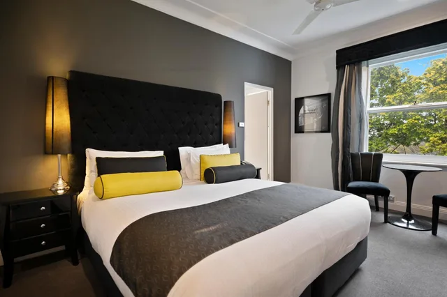 Belgravia، Hydro Majestic 2/2