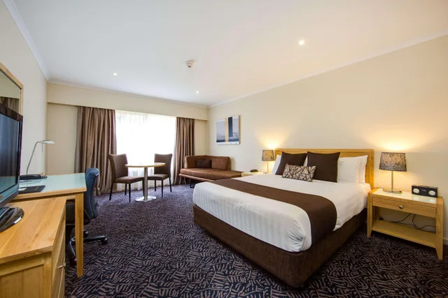 غرفة تنفيذية بسرير كينج، Best Western Plus Hovell Tree Inn 1/2