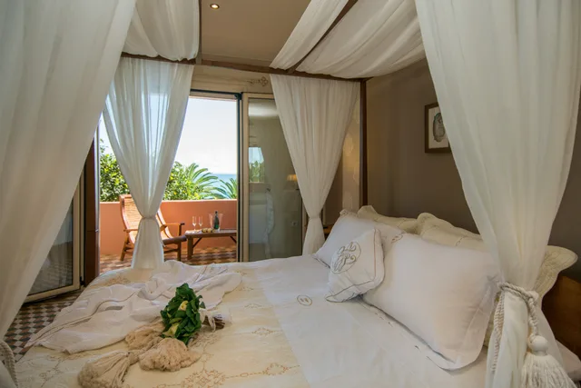 3 Bedrooms, Suite, Beach Front, Calypso Villas Zakynthos 1/5