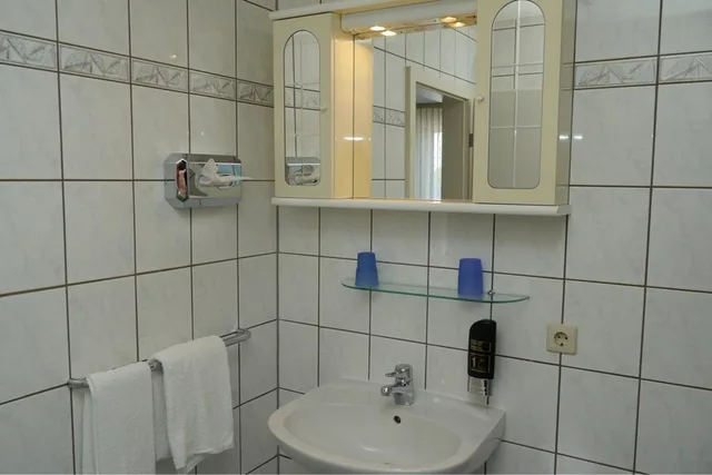 غرفة أساسية مفردة بسرير فردي، Erbenholz Hotel and Restaurant 2/2