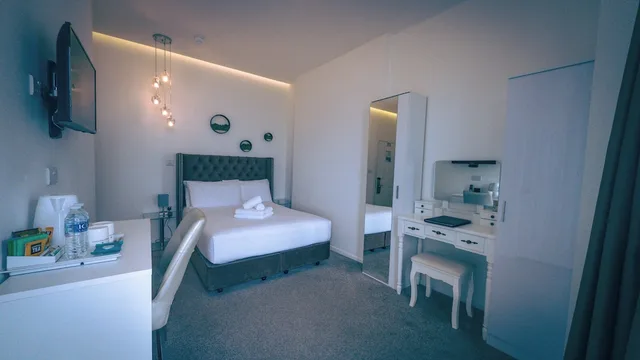 غرفة ديلوكس مزدوجة بإطلالة على البحر بشرفة، OYO Newquay Beach Hotel 2/5