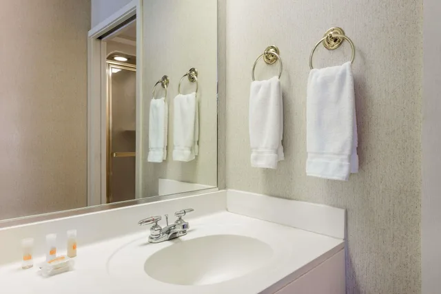 غرفة قياسية بسرير كوين لذوي الإعاقة، Days Inn by Wyndham Yadkinville 3/4