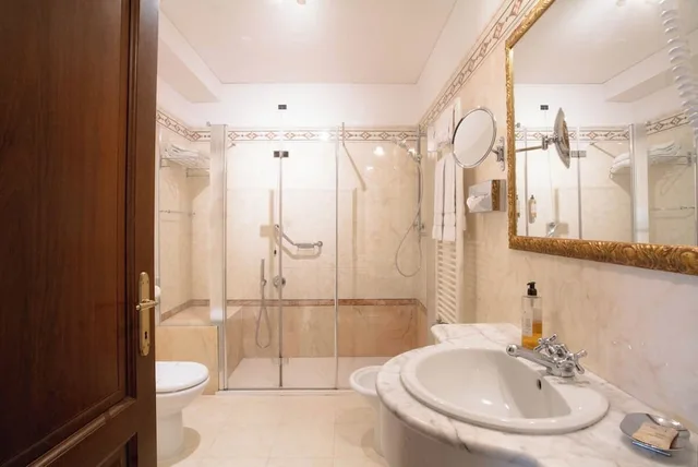غرفة رباعية، Pensione Accademia Villa Maravege 3/3
