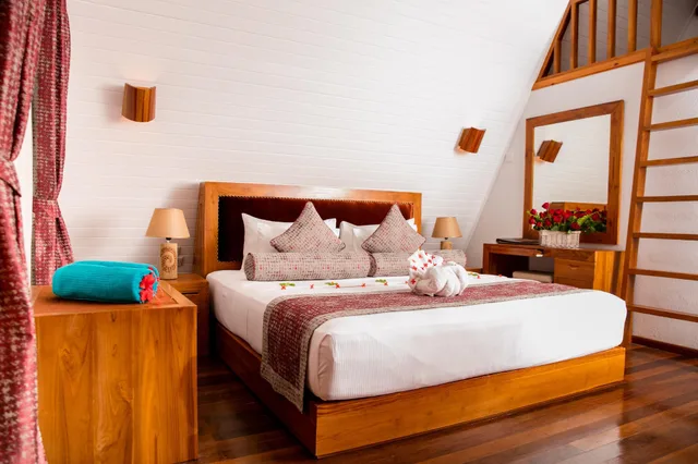 Beach Chalet، La Digue Island Lodge 2/3