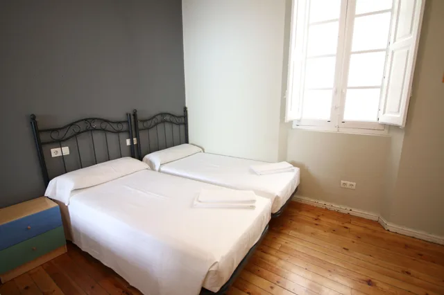 غرفة ثلاثية، Alda Centro Leon 1/2