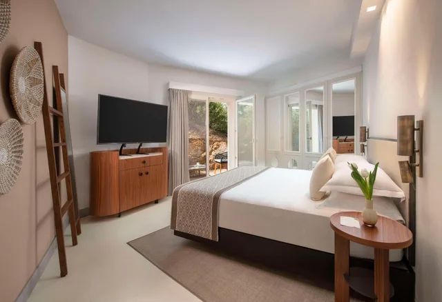 جناح، Baia di Chia Resort Sardinia, Curio Collection by Hilton 4/9