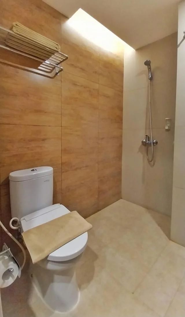 غرفة قياسية بسريرين منفصلين، Hotel Brothers Biru Solo Baru 5/5