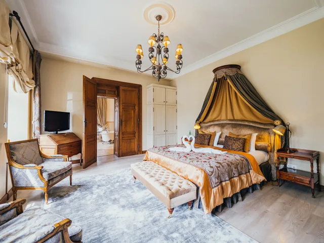 جناح بسرير كينج، CHATEAU D'URSPELT 2/4