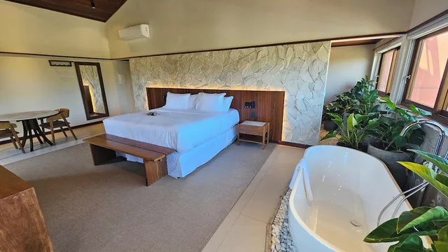 غرفة فاخرة بسرير كينج وسريرين منفصلين، Pousada Casa Do Forte 5/8
