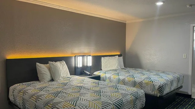 غرفة بسرير كوين، Motel6 Carson City, NV 1/1
