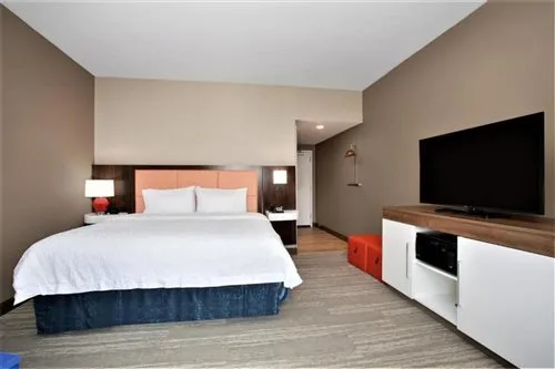Standard, King Bed, Hampton Inn & Suites Logan 1/2