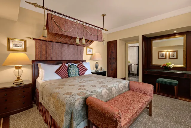 Bosphorus, Executive, Suite, King Bed, Ciragan Palace Kempinski Istanbul 2/6