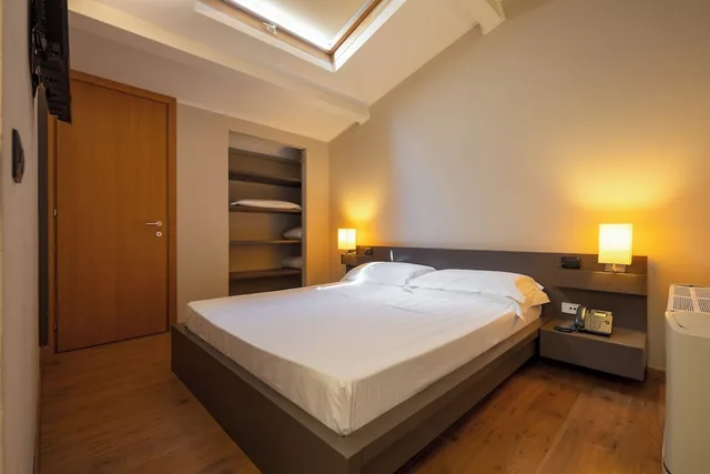 غرفة ديلوكس رباعية بسرير مزدوج وسرير بطابقين، Villa Betania 1/3