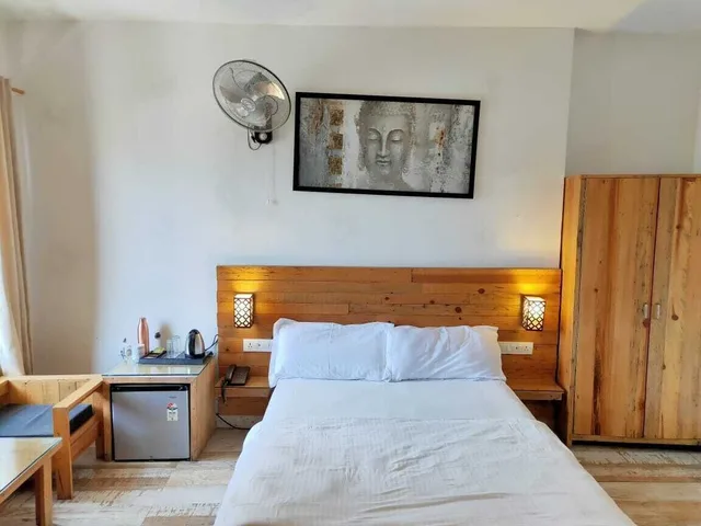 غرفة ديلوكس بسرير مزدوج، Hill Top Swiss Cottage 8/10
