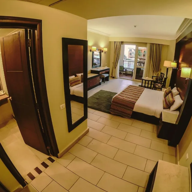 جناح عائلي بسرير كوين وسريرين منفصلين، Regency Plaza Aqua Park Spa Resort 4/10