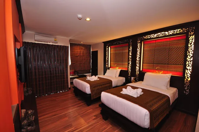 غرفة سوبيريور بسريرين منفصلين بإطلالة جزئية على البحر، Chalelarn Hotel 1/1
