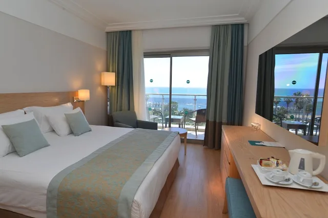 غرفة ديلوكس بسرير مزدوج وسرير فردي بإطلالة على البحر، Turquoise Hotel 3/4