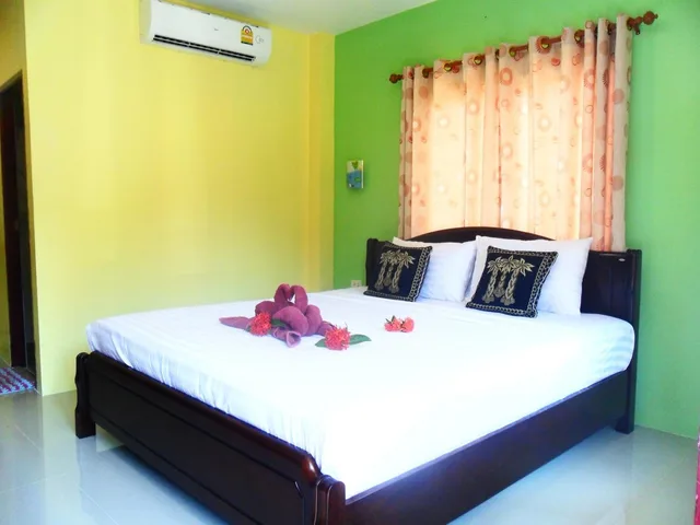 غرفة قياسية بسرير مزدوج بشرفة، Lanta New Beach Bungalows 3/10