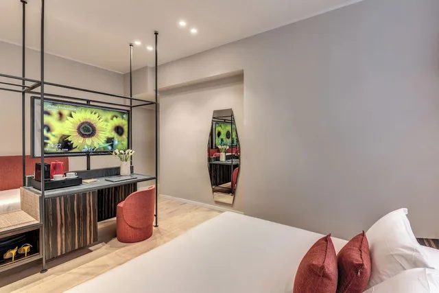 غرفة ثلاثية بسرير كوين مع أريكة، Parioli Cube Hotel 1/10
