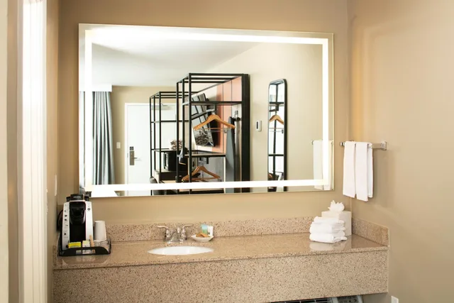 California, King Bed، Waypoint Hotel 7/7