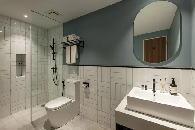جناح بسريرين كوين وسريرين منفصلين بـ3 غرف نوم، AMI Suites 5/6
