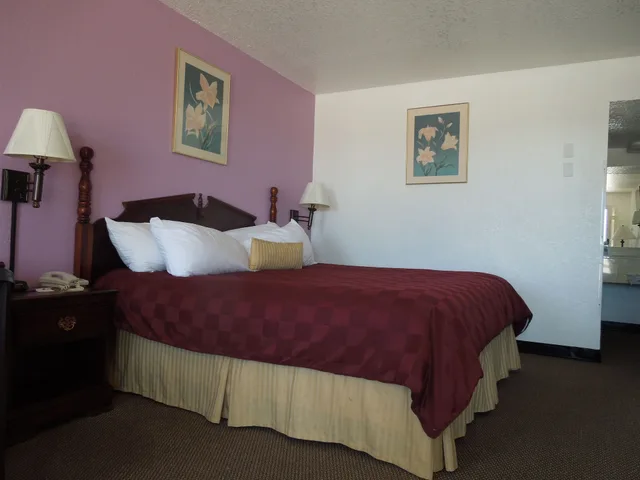 غرفة مفردة بسرير كينج، Knights Inn Mineral Wells 2/2