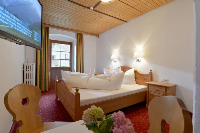 Mayrhof, King Bed, Balcony، Hotel Postschlössl 3/5