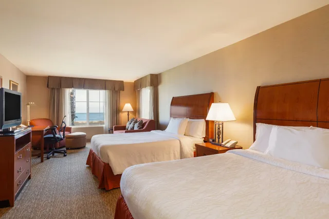 Evolution, 2 Queen Beds، Hilton Garden Inn Carlsbad Beach 1/7