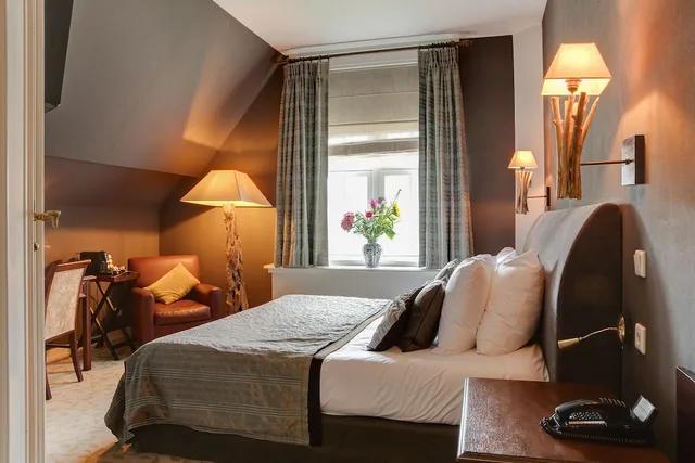 غرفة كلاسيكية بسريرين منفصلين، Duin & Kruidberg Country Estate 3/5