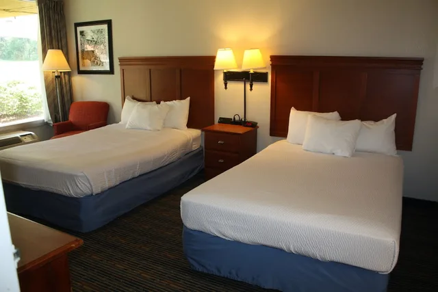 غرفة قياسية بسريرين مزدوجين يُسمح فيها بالحيوانات الأليفة، Days Inn by Wyndham Luray Shenandoah 5/10