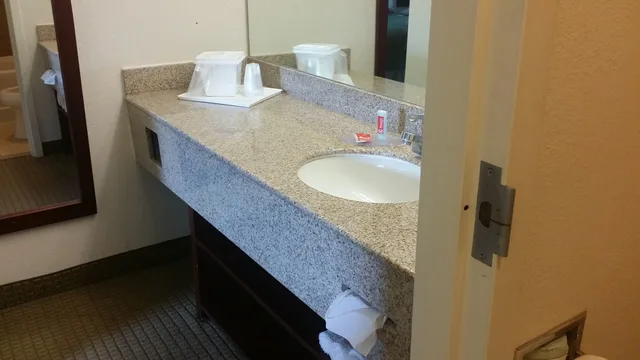 غرفة بسريرين كوين، Econo Lodge Monticello 2/3