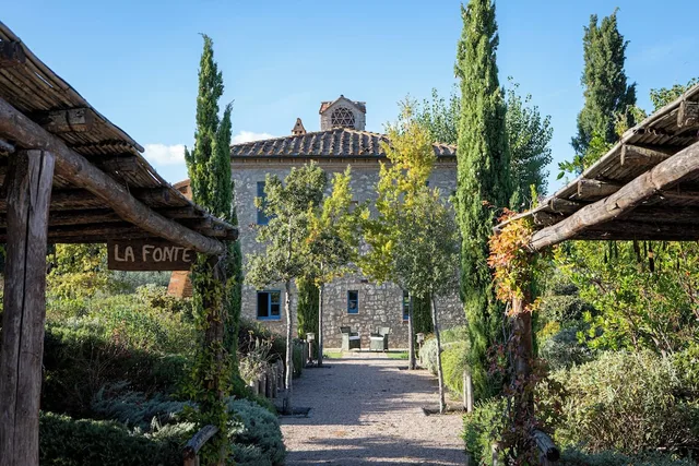 غرفة بسريرين كينج وسريرين كوين، Borgo Pignano 1/1