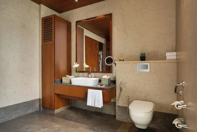 غرفة غراند فاخرة بسرير كينج، Taj Damdama Lake Resort & Spa, Gurugram 5/7