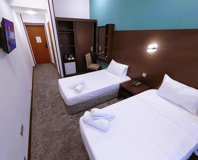 غرفة بسرير مزدوج أو سريرين منفصلين بإطلالة على المدينة، Crossway Hotel Baku 8/9