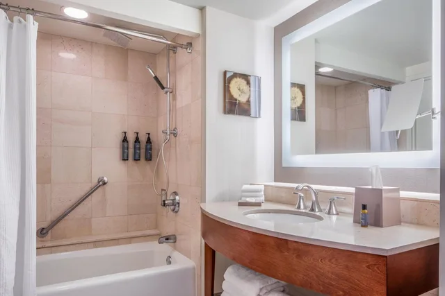 Preferred, Guest Room, 2 Double Beds, City View, High Floor، The Westin Buckhead 4/5