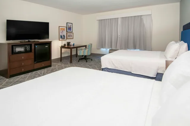 غرفة بسريرين كوين لذوي الإعاقة، Hampton Inn West Monroe 2/5