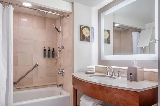 غرفة رباعية بسريرين كوين، The Westin Buckhead 2/4
