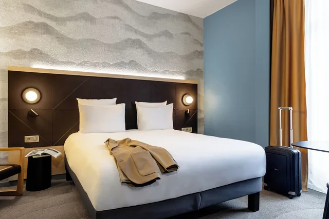 Superior, Double Bed, Balcony, Mercure Annecy Centre 2/7