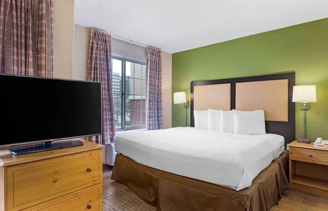 استوديو ديلوكس بسرير كينج مع أريكة، Extended Stay America Suites Houston Galleria Uptown 1/4