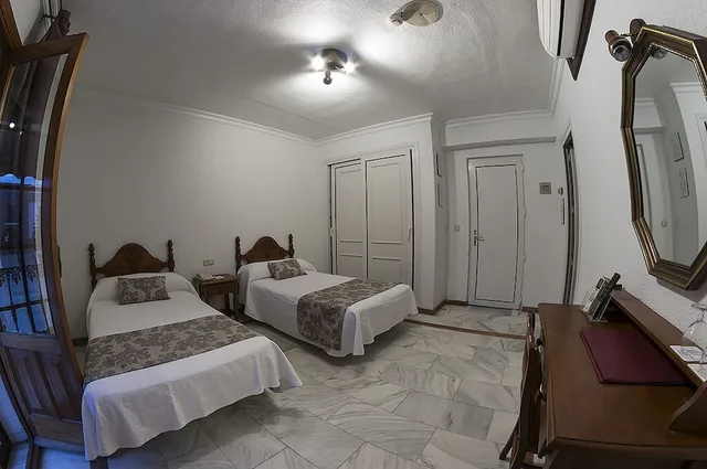 Room, Queen Bed, Hotel La Pinta 3/4