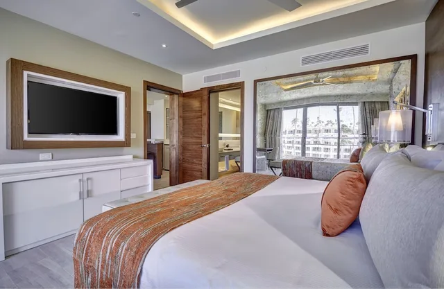 1 Bedroom, Presidential, Luxury, Suite, King Bed, Sofa, Royalton Bavaro, An Autograph Collection All Inclusive Resort and Casino 2/4