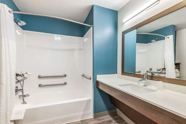 غرفة بسرير كينج لذوي الإعاقة، WoodSpring Suites Linden 5/6