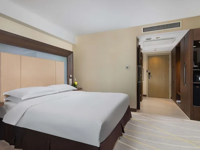 Standard, King Bed, Novotel Nanjing Central Suning 8/10