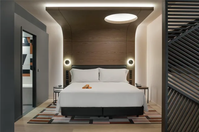 Junior Suite, Canopy by Hilton Paris Eiffel Tower 1/2