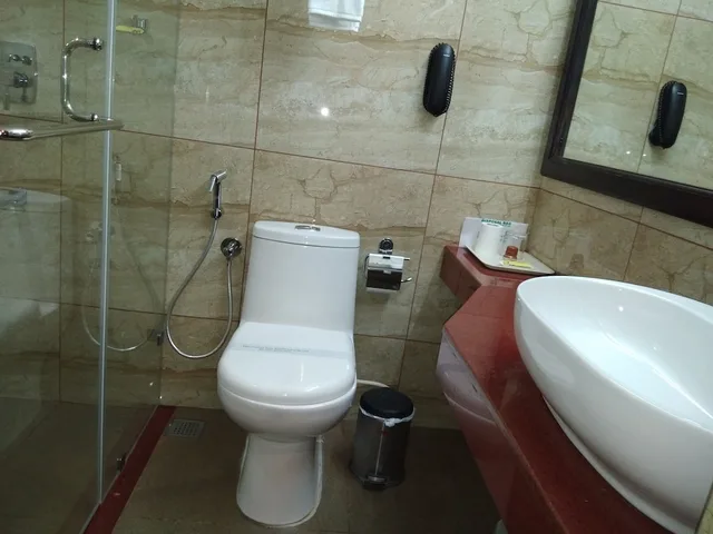 غرفة سوبيريور بسرير فردي، Yuvarani Residency Hotel 5/8