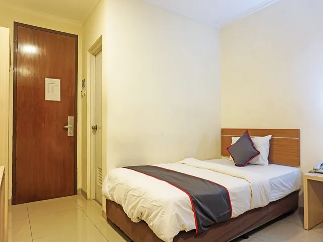 غرفة قياسية بسريرين منفصلين، Super OYO Collection O 91409 Hotel Fiducia Otista 153 - 157 1/5